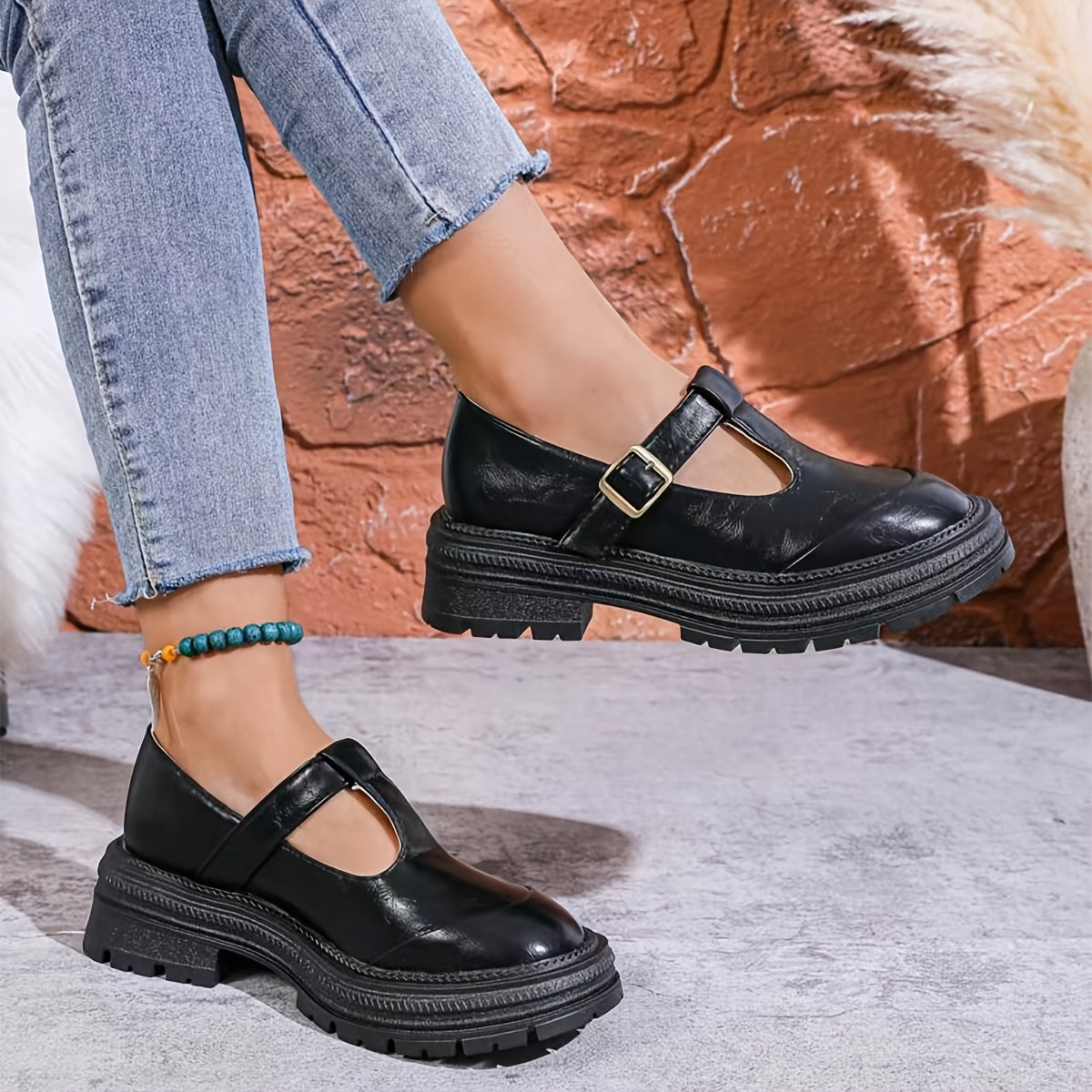 Round Toe Retro Sandals