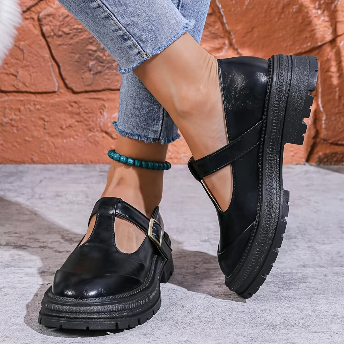 Round Toe Retro Sandals