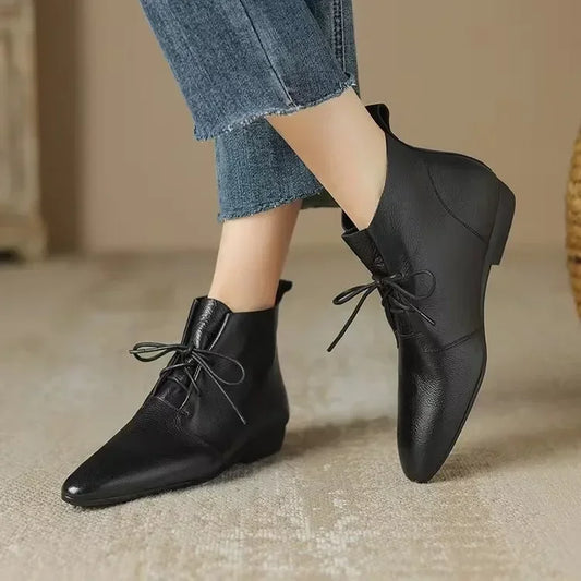 Pointed Toe Lace-up Boots