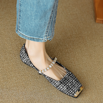 Design Buckle Flats